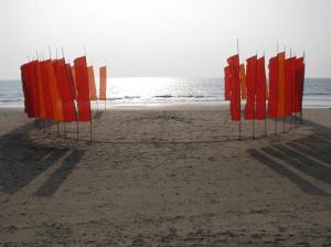 Subodh Kerkar flag installation, Mojim Beach